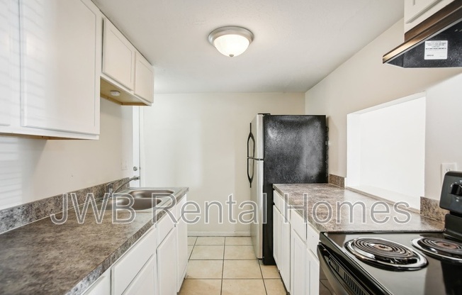 909 BERT RD