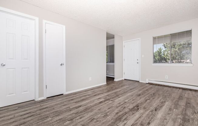 2 beds, 1 bath, 760 sqft, $1,029, Unit 2005-7