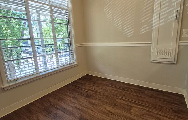 1 bed, 1 bath, $1,600, Unit 10