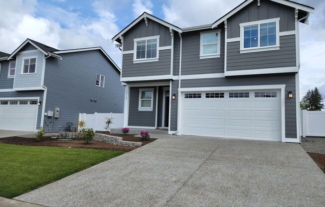 Yelm Creek Estates, 4 Bedroom, 2.5 Bathroom Home!