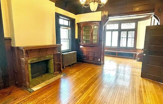 3 Bed / 3 Bath Apartments Across from Washington Park – $1,900/month