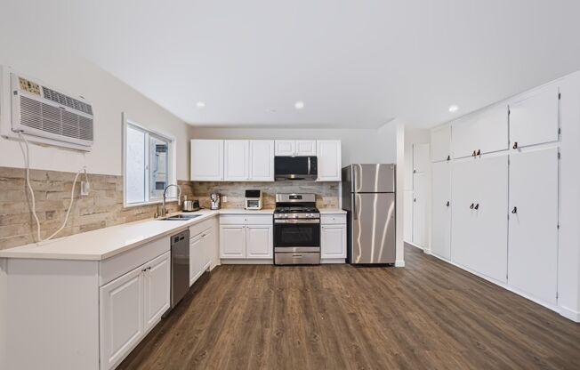 4323 Van Nuys