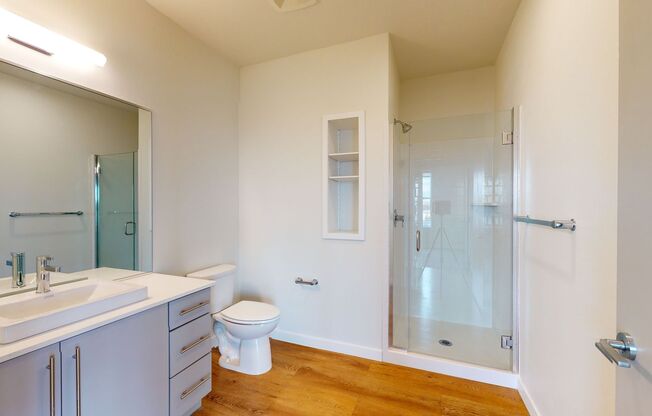 1 bed, 1 bath, 887 sqft, $1,900, Unit 501