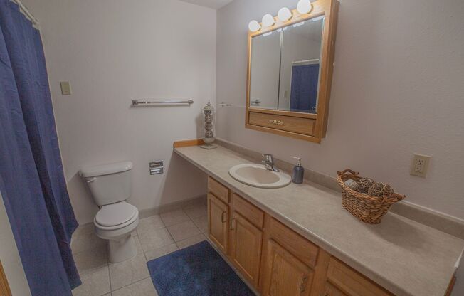 2 beds, 1 bath, 1,040 sqft, $960, Unit 2581-323