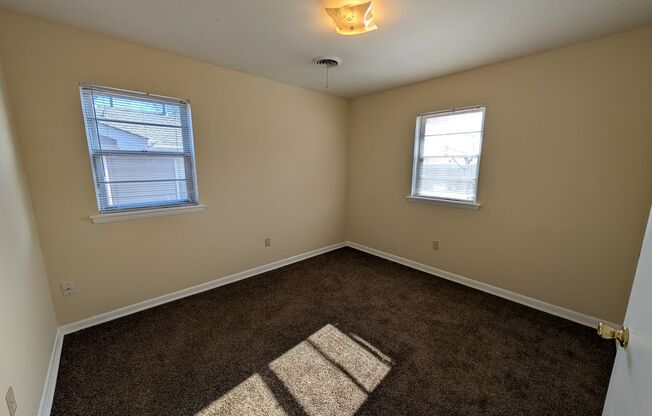 2 beds, 1 bath, $1,250