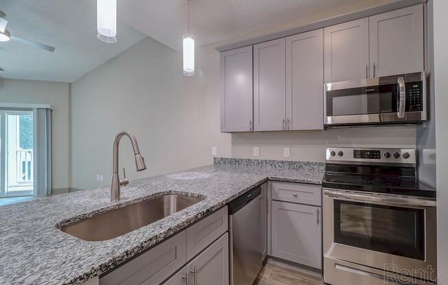 1 bed, 1 bath, 713 sqft, $1,484