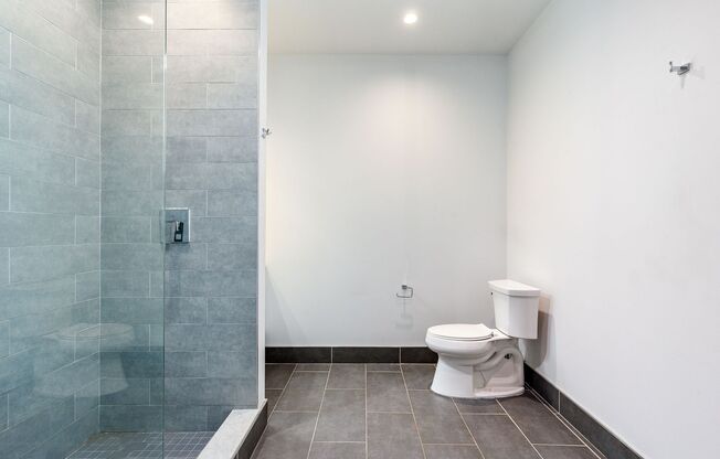 1 bed, 1 bath, 764 sqft, $1,743, Unit GL-15