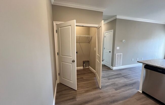1 bed, 1 bath, 721 sqft, $885, Unit 721
