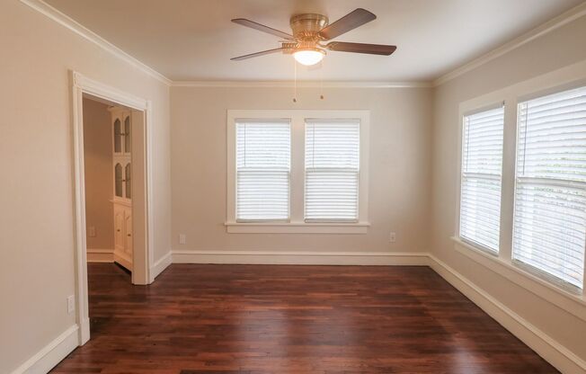 UPDATED & REMODELED 2 Bed 1 bath property in Ryan Place of Fort Worth!