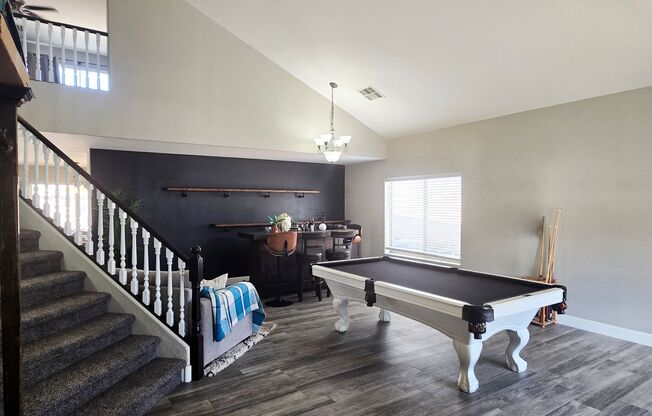 2 story 3-bed, 2-bath home in San Tan Valley!