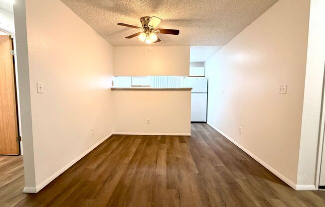 2 beds, 1 bath, 834 sqft, $1,720, Unit P102