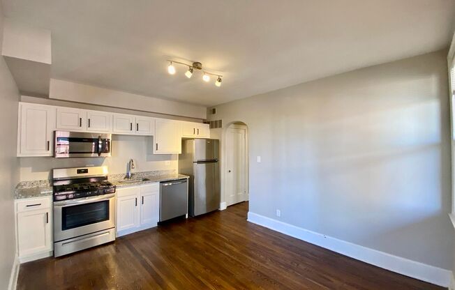 3 beds, 1 bath, 1,000 sqft, $1,725, Unit Unit 3