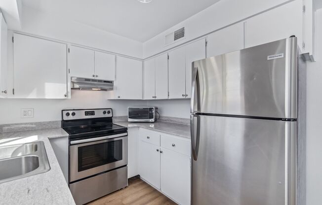 1 bed, 1 bath, $1,125, Unit 16