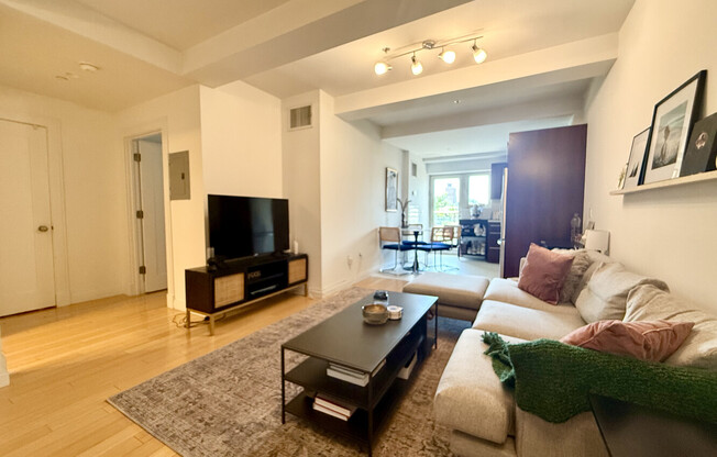 302 2nd St 7B