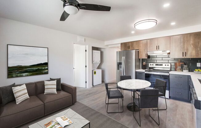 3 beds, 2 baths, 975 sqft, $3,795, Unit 4820-4