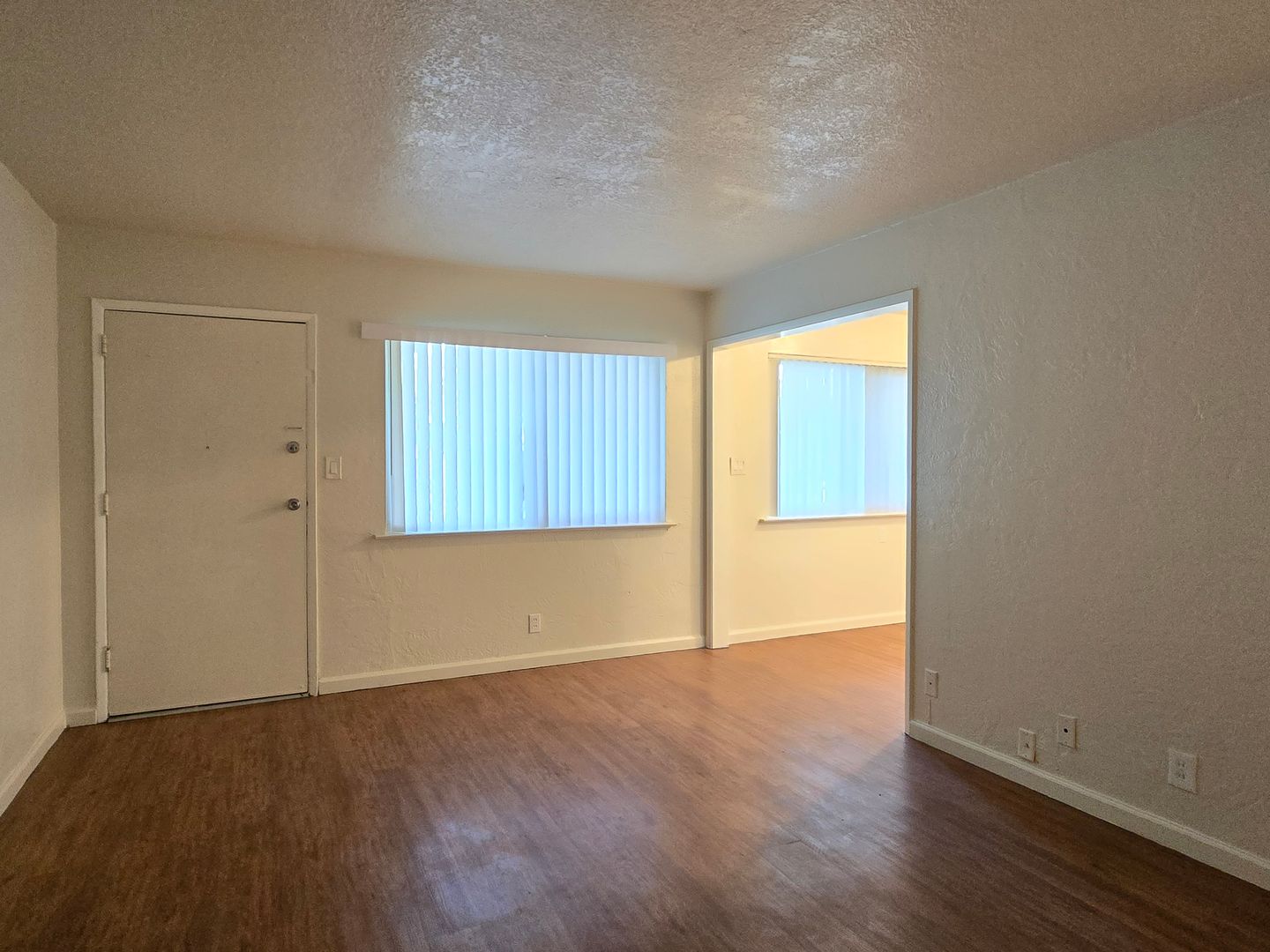 Spacious Downstairs Apartment, Fresh Paint, Quartz Counters, Stainless Steel Appliances, Pool, Parking!