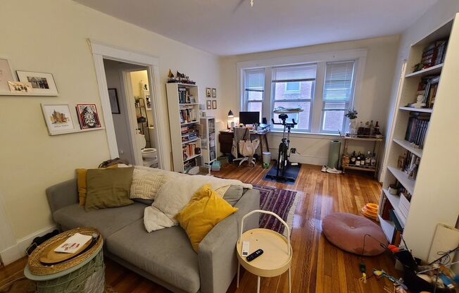 1 bed, 1 bath, $2,450, Unit 12