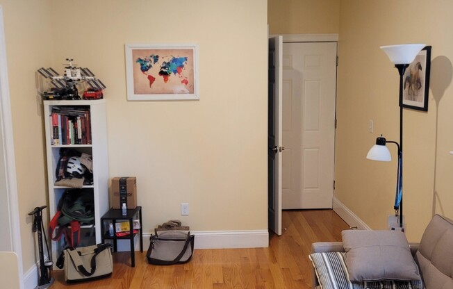 1 bed, 1 bath, $2,800, Unit 1R