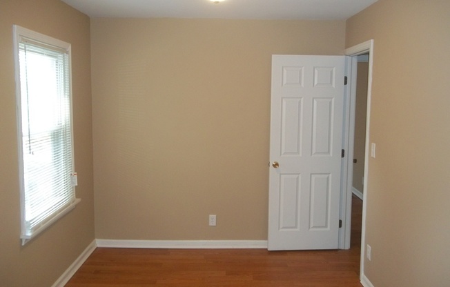 3 beds, 1 bath, $1,250