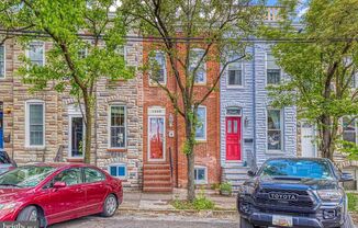 Live in the heart of the hottest neighborhood in Baltimore in this 2bd 1bth rowhome!