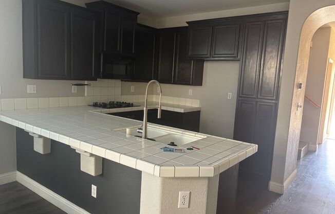 Large Natomas 3/2.5 Beauty.  Please reference full ad for viewings.