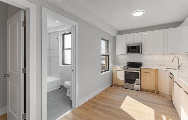 2 beds, 1 bath, 430 sqft, $2,200, Unit 5F