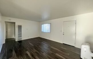 2 beds, 1 bath, 700 sqft, $2,650, Unit 1