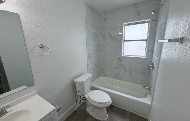 1 bed, 1 bath, 600 sqft, $1,595, Unit F105