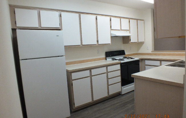 12549 28 AVE NE