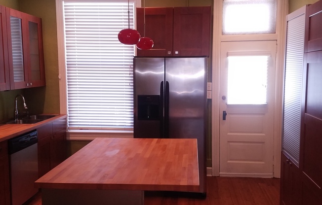 2 beds, 1.5 baths, $1,299