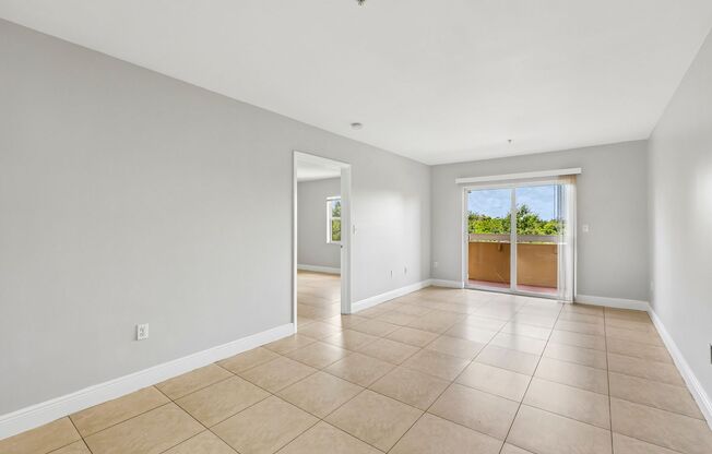 2 beds, 2 baths, $2,200, Unit R- 207