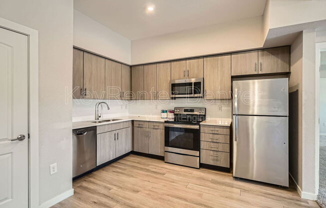 1 bed, 1 bath, 658 sqft, $1,300, Unit 104