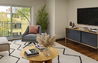 3 beds, 1 bath, 850 sqft, $3,500, Unit 3-10