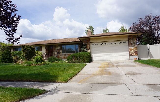 5 Bedroom Sandy Home