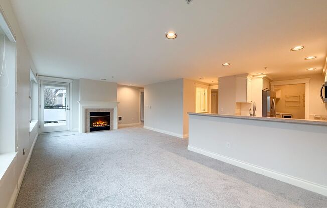 2334 Thorndyke Ave W #202
