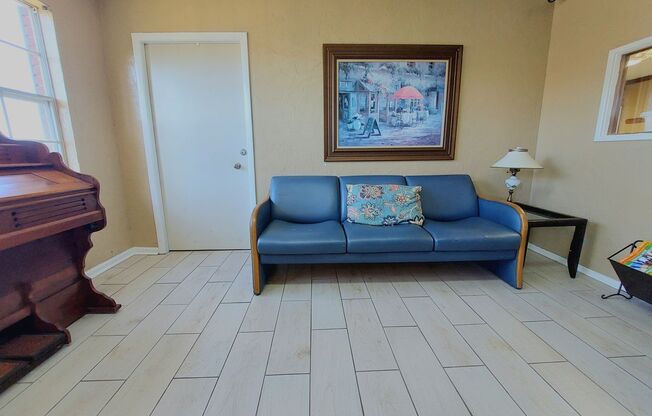 2 beds, 1 bath, $1,395, Unit UNIT N7