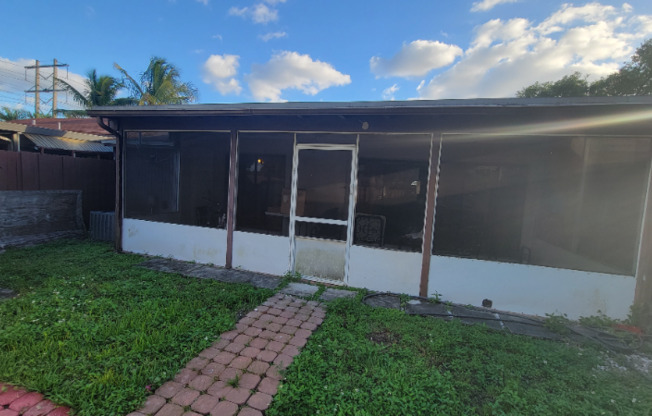 4704 SW 136 PL