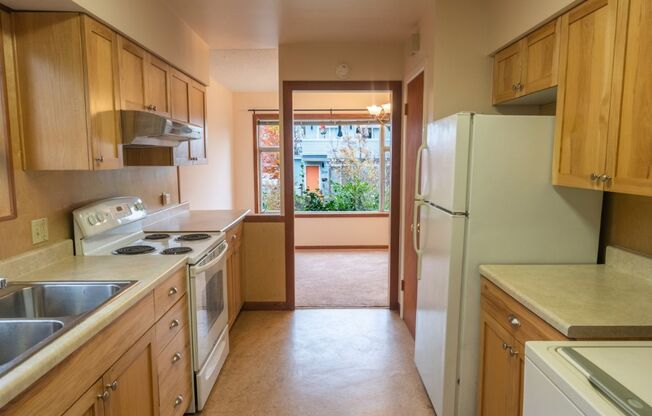 1 bed, 1 bath, $2,100