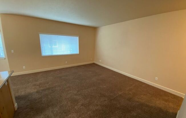 2 beds, 2 baths, 1,200 sqft, $1,550, Unit 6850 Spurwing #106