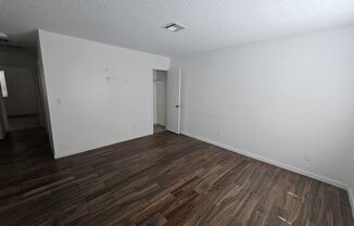 2 beds, 2 baths, $1,050, Unit # #B