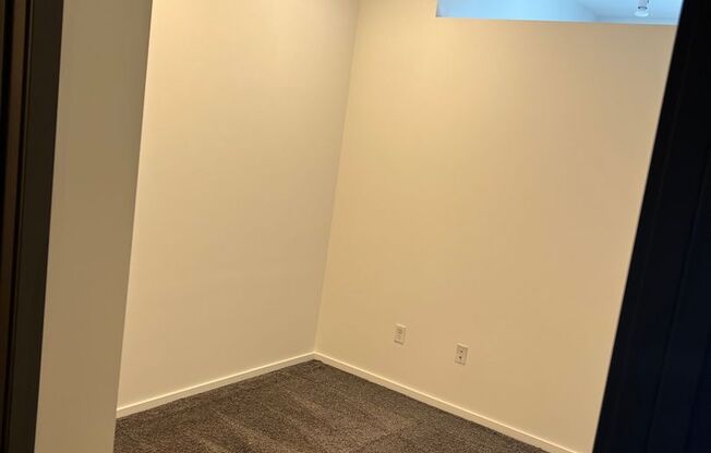 1 bed, 1 bath, 608 sqft, $1,145, Unit 609