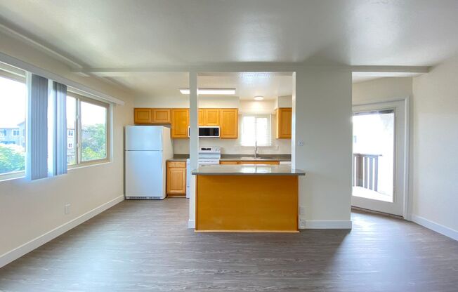1 bed, 1 bath, 671 sqft, $2,425, Unit E-220