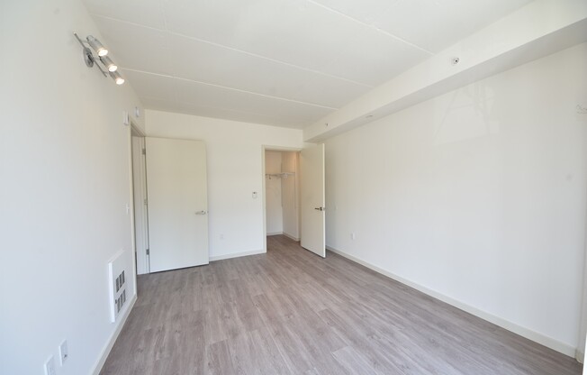 3 beds, 2 baths, 1,230 sqft, $5,350, Unit 480 Potrero Ave, Unit 305