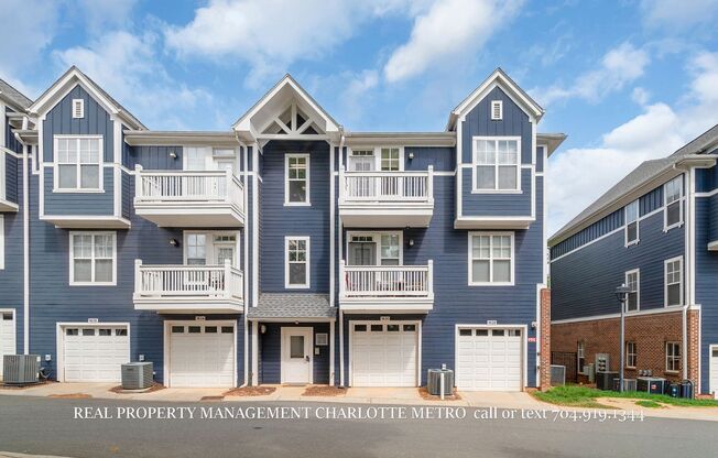 Charming 2 Bed, 2 Bathroom city Retreat Near Uptown Charlotte & Greenway Access