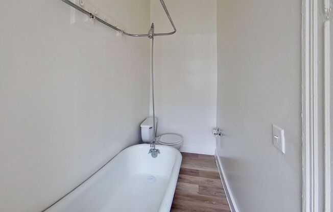 Studio, 1 bath, 450 sqft, $1,099, Unit 46-1R