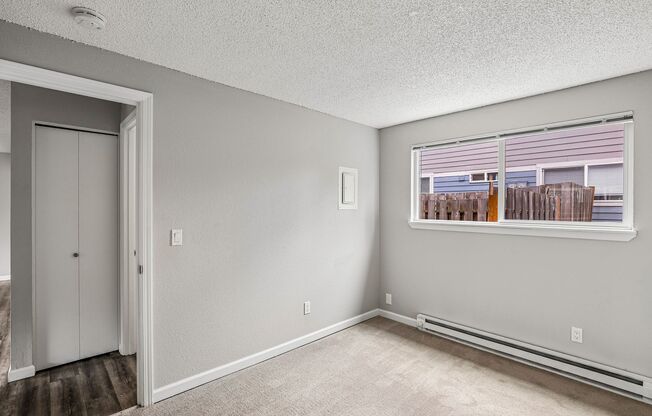 2 beds, 1 bath, 800 sqft, $1,295, Unit 431-01-17