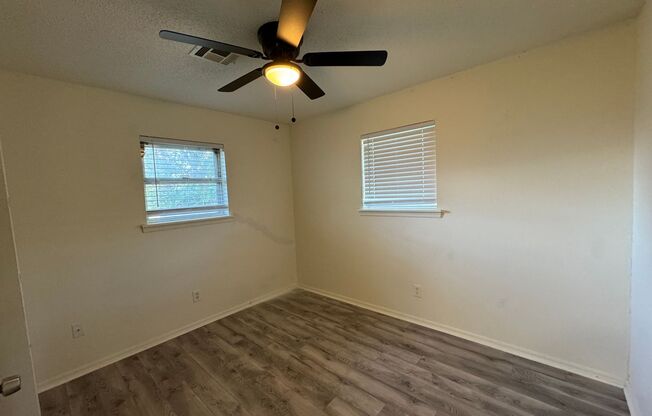 3 beds, 1 bath, $1,300