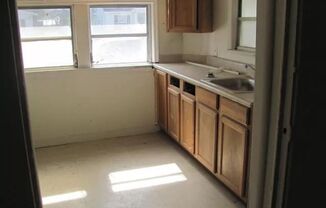 4 beds, 1 bath, $1,200