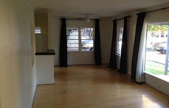 **Spacious 3-Bedroom Home in Tempe**