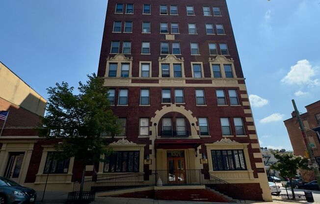 Charming Studio Condo in the Heart of Baltimore